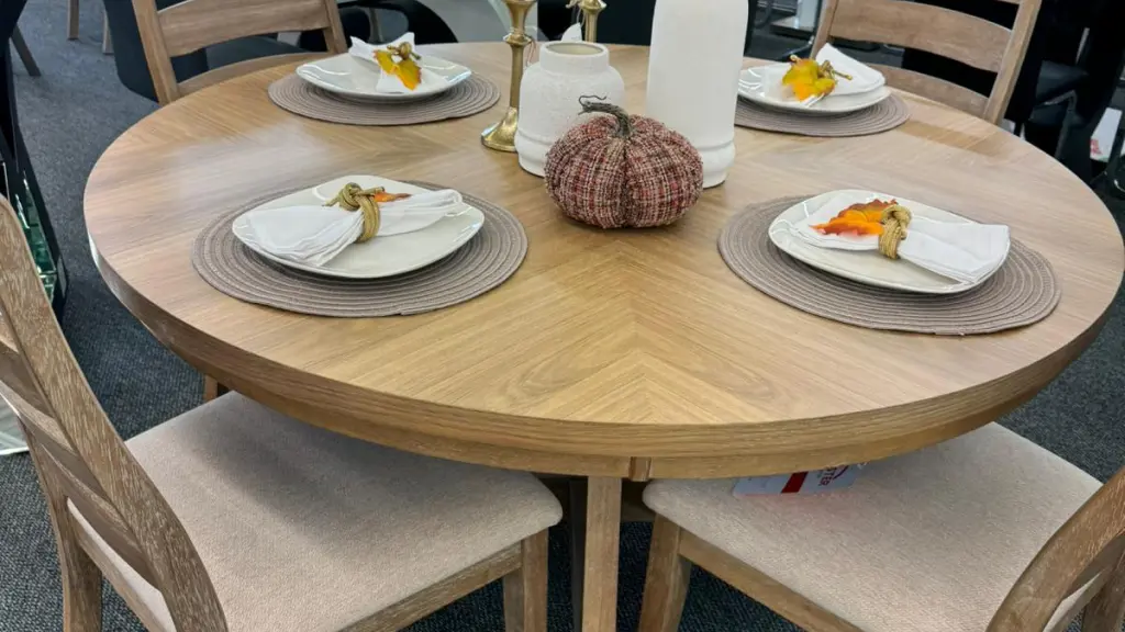 Festive Christmas dinner table setting