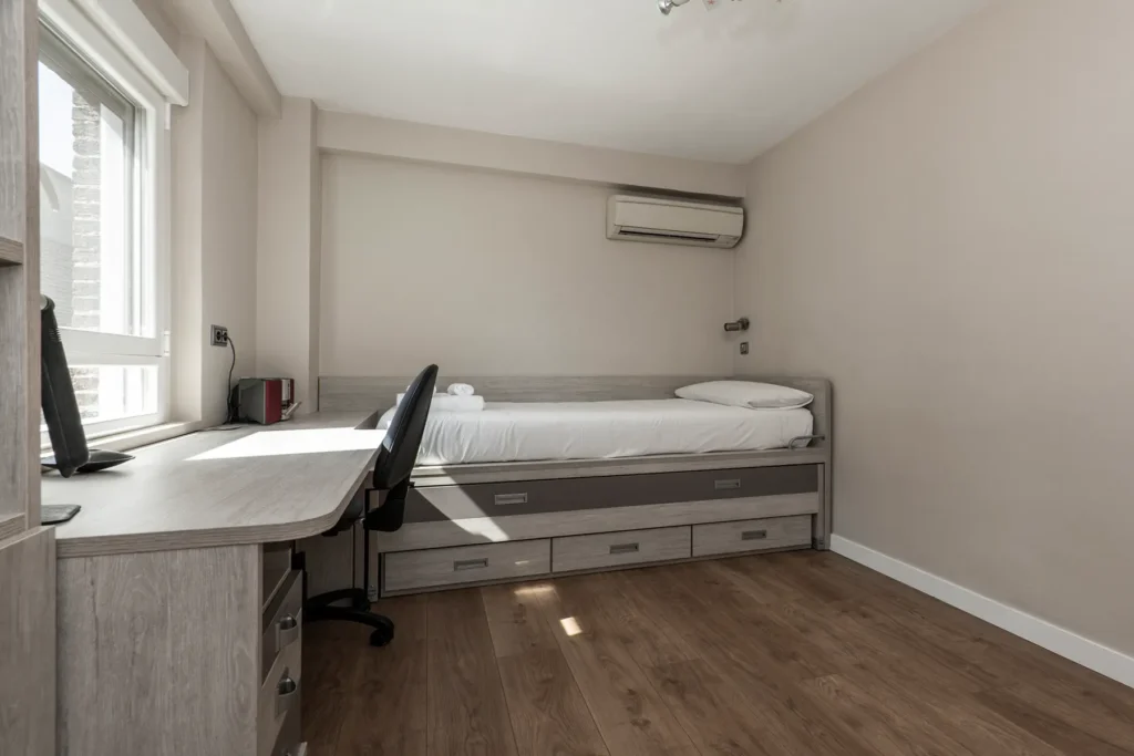Maximize Small Spaces with Multi-Use Furniture